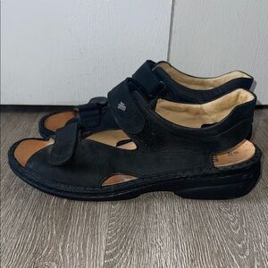 Finn Comfort women’s Black Leather Sandals size 42 or 10 summer comfort